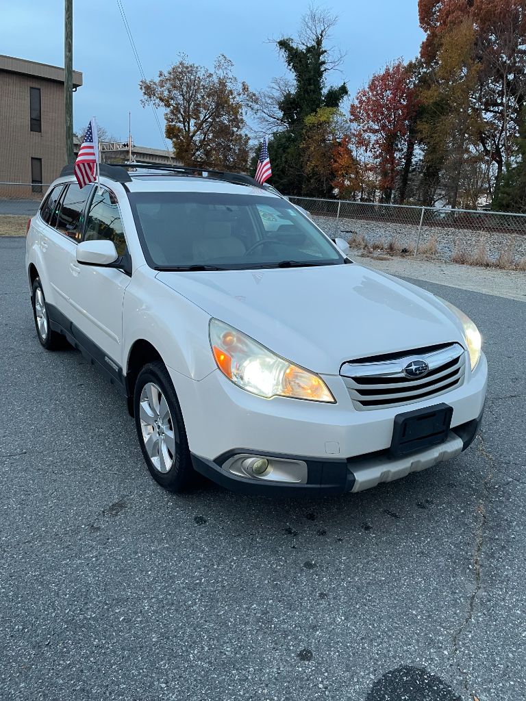 2012 Subaru Outback Limited's photo