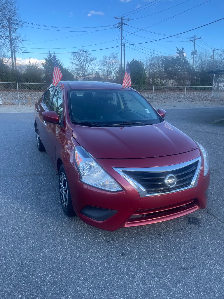 2018 Nissan Versa Sedan SV's photo